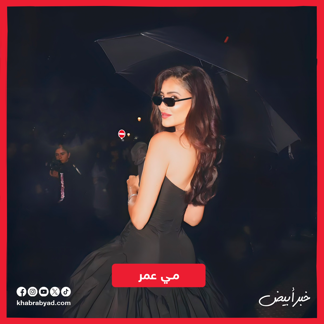 ٦