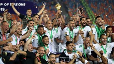 بالفيديو: عقدوا العزم وفازت الجزائر 