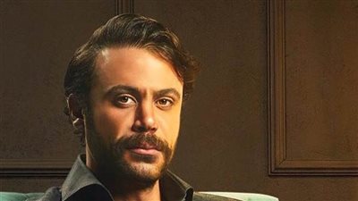 انفراد.. محمد عادل إمام بديل السقا في «أسد الصاعقة»