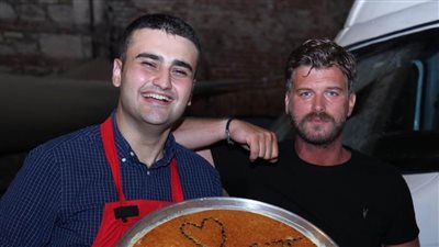 صلاح في «إسطنبول».. عزومة الشيف بوراك ودعم الكابو مهند