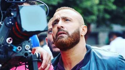 السقا يرد الجميل لتامر حسني 