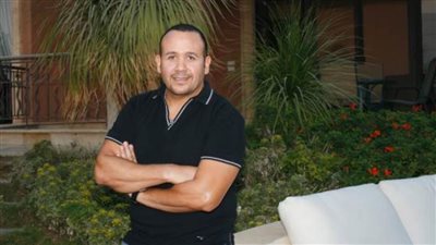 تفاصيل عزومة هشام عباس لـ مراد مكرم فى تورونتو