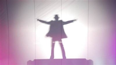 بالصور قبل حفل الجمعة .. «التطور الطبيعي» لحفلات تامر حسني 