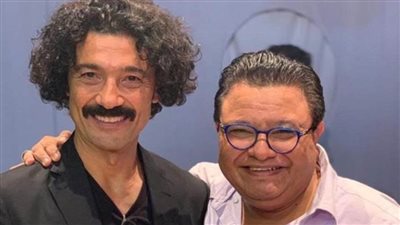 سينما مصر تهدي خالد النبوي شهادة تقدير وخالد النبوي يهديهم «بوست» علي الفيس بوك