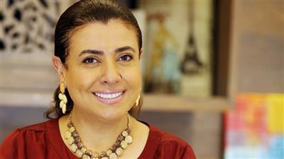 بالفيديو : أم العروسة .. نشوى مصطفى تجهز أغنية جديدة لفرح ابنتها مريم