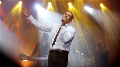 خاص .. الألبوم الكامل لحفل عمرو دياب  في «جولف بورتو كايرو»