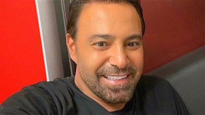 عاصي الحلاني ينشر صورة له مع سيمون أسمر