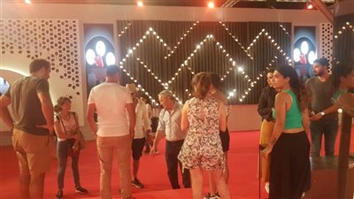 بالصور .. سميح ساويرس يتابع البروفة النهائية لحفل افتتاح مهرجان الجونة