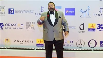 بالفيديو : قفشات شيكو علي سجادة الجونة السينمائي