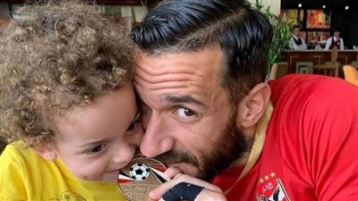 «معلول الصغير» يحتفل ببطولة السوبر على طريقته