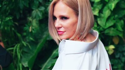 مباشر من الجونة .. شيرين رضا لكل المحطات التليفزيونية : أنا جايه استجم 