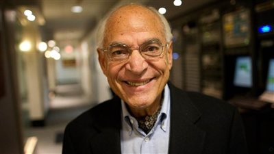 خاص لـ«خبر أبيض» .. أول تعليق لفاروق الباز بعد إطلاق اسمه على كويكب جديد