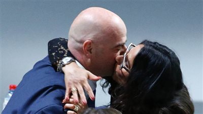 بالصور .. من هي اللبنانية التي أصبحت «حكومة» رئيس حكومة الفيفا؟