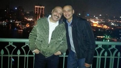 أحمد خالد صالح يحيي ذكري وفاة والده الخامسة علي الإنستجرام