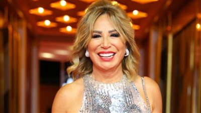 ايناس الدغيدي بالبكيني علي شواطئ الجونة 