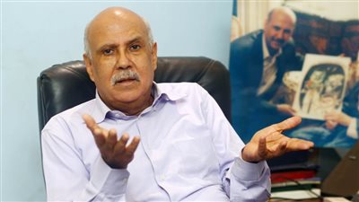 بالفيديو .. جمال بخيت يعترف : الشاعر تاجر مشاعر