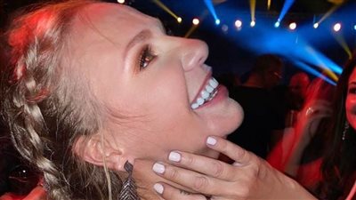 شيرين رضا بتهزر : أنا لسه شباب