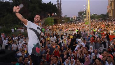 بالصور : محمد رشاد وتامر حسين يتألقان في جامعة عين شمس