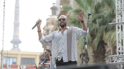 بالصور : بحضور 30 ألف طالب .. شارموفرز يشعلون حفل جامعة عين شمس