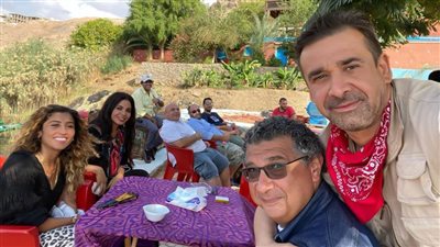 عودة كريم عبدالعزيز من أسوان بعد انتهاء تصوير البعض لا يذهب للمأذون مرتين