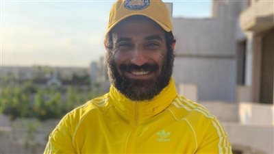 بالفيديو : معركة «المتهم الأصفر» بين الدستور وأحمد فهمي