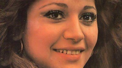 مديحة كامل لـ «صحافة زمان» .. قصة أول جائزة وحكايتها مع السندريلا