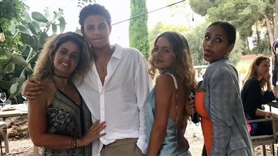 زينة عاشور مع أبناء الهضبة : وحشتوني يا أعز الناس