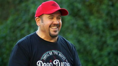 شاهد البرومو .. أول حوار مع هشام عباس بعد ألبوم «عامل ضجة»