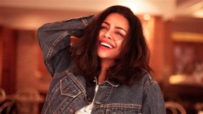  أسماء أبو اليزيد : الأنسة فرح حاجة تانية