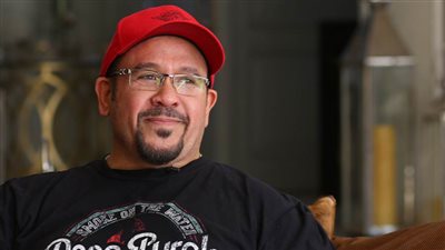 بالفيديو .. هشام عباس : شريط كوكتيل حقق حلمي والجمهور يحب النوستالجيا