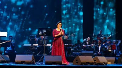 بالصور ..  شيرين تتألق بحفل كامل العدد في «المنارة» رغم برودة الجو 