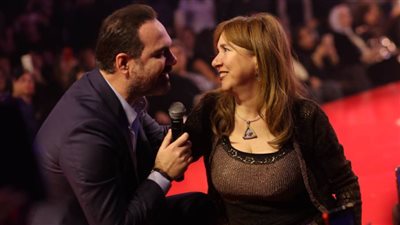 الصورة مابتكدبش .. دينا عبدالله في عشق وائل جسار 