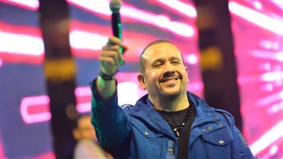 بالصور .. هشام عباس يحتفل مع جمهوره بالعام الجديد على مسرح «كايرو فيستيفال»