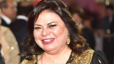 مفاجآة : ماجدة زكي على كرسي المذيع قريباً