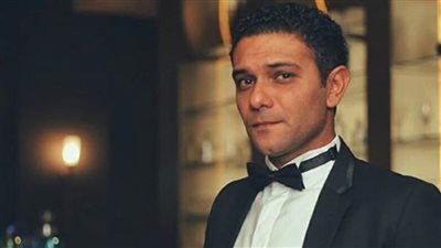 أحمد النجار مخرجاً لـ «الشايب» آسر ياسين بدلاً من المنباوي والتصوير بعد العيد