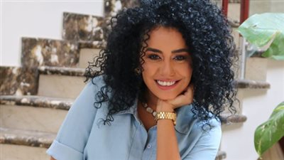 نانسي صلاح تبدأ 2020 بـ «أسود فاتح وبيضة دهب وشريط 6»