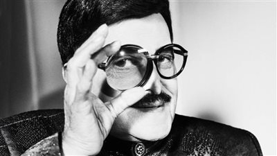 في عيد ميلاده : سمير غانم الكوميديان الذي ضل طريقه بعد «ثلاثي أضواء المسرح»