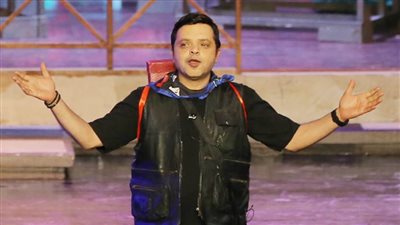 بالفيديو : بعد إنتهاء أخر عرض لـ «3 أيام في الساحل» هنيدي يحكي كيف بدأت وكيف أنتهت؟