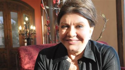 أول مرة .. شويكار تكشف سر اعتزالها : ابتعدت بسبب عجز في قدمي ولا أحب أن يراني أحد بهذا الشكل