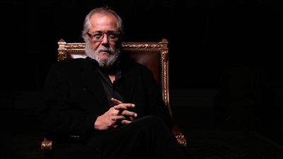 صحافة زمان .. صدفة التمثيل التي أنقذت محمود عبدالعزيز من «دودة القطن»