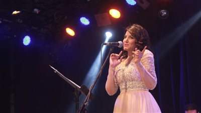 ياسمين علي فى ساقية الصاوى : نفسي في ديو مع الكينج محمد منير