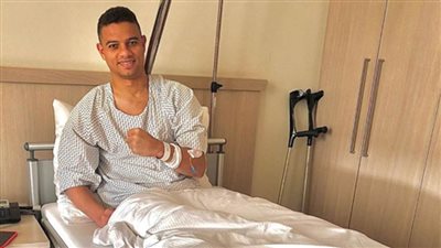 سعد سمير يتعلم الألمانية قبل السفر إلى برلين لإجراء فحوصات طبية