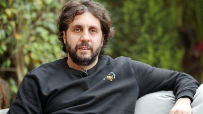 بالفيديو .. هشام ماجد يحكي عن تجربة المسرح أول مرة و«عطل فني» قريباً في مصر