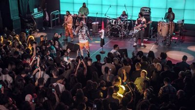 بالصور .. شارموفرز تغزو أمريكا وكندا بجولة غنائية 