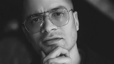 «فودافون» تتحدي الرأي العام وتوقع مع حسن شاكوش عقد إعلاني