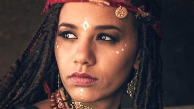 من هوليوود إلى مزيك .. عودة منة حسين بعد غياب 3 سنوات