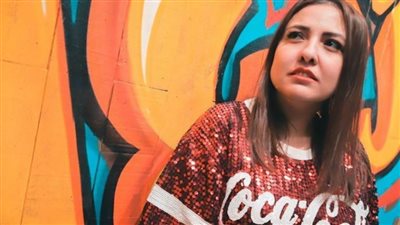 مي كساب عن منع أوكا من الغناء : زوجي بيراعي ربنا في أغانيه