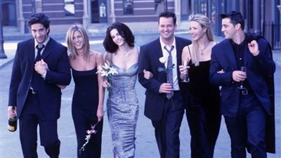 بعد 25 سنة .. تفاصيل عودة مسلسل «Friends»  فى مايو المقبل