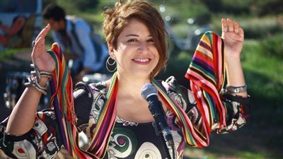 روضة عبدالله تعيد روح جزيرة «قرقنة» بأول كليباتها