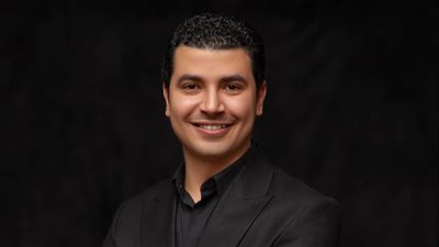 نجم «مسرح مصر» محمد أنور : الكوميديان عمره قصير